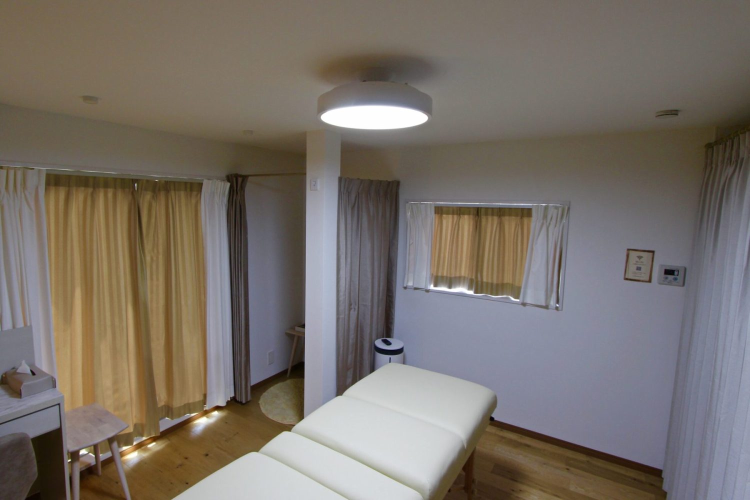 天井ライト（昼白色）